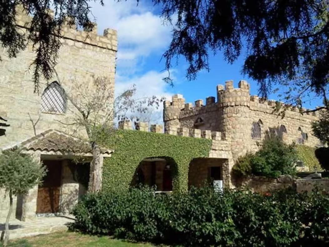 Gasthaus Isla Del Burguillo Ávila Exterior foto