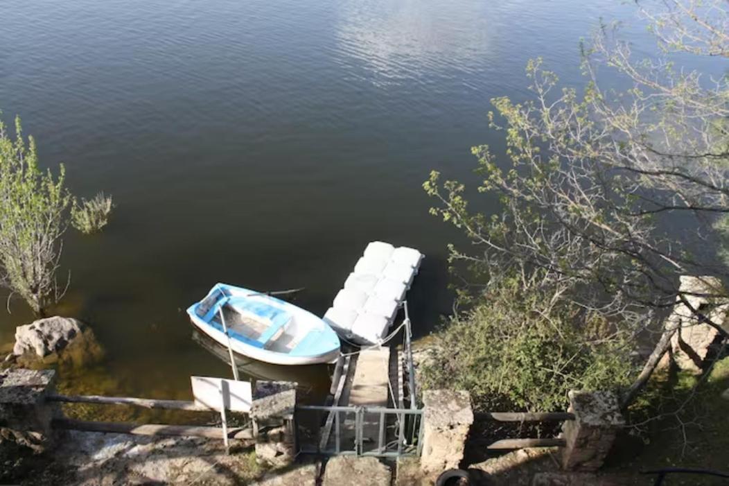 Gasthaus Isla Del Burguillo Ávila Exterior foto